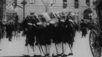 In 1914, war erupts. - Aussie Inventions That Changed The World