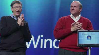In 2000 Gates
stepped down from Microsoft CEO, - Tech Billionaires: Bill Gates