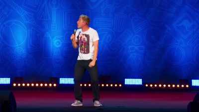 * In a car with a bad man * - Russell Howard: Recalibrate