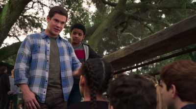 - In a second. I'm addressing you.
- Can you address us while we eat? - Magic Camp