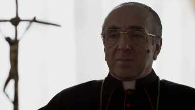In addition to the usual plastic
plates, which sell for five euro, - The Young Pope