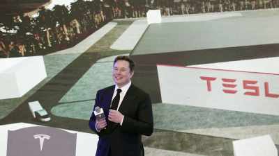 In April 2004, he
helped them launch Tesla - Tech Billionaires: Elon Musk
