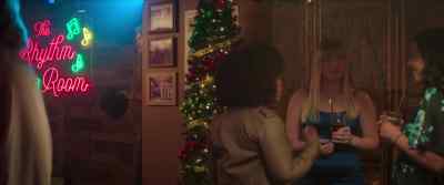 -In that brief second,
the doll swings its head around. - The Merry Gentlemen