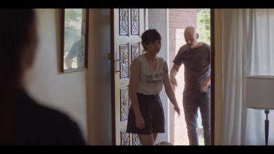 In you come. - Mr Inbetween