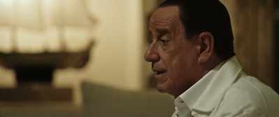 In contrast, the left judges
they torment me with their processes, - Loro 1
