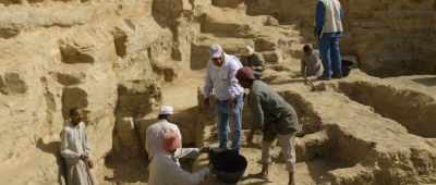 [in English] Because,
when you clean some place… - Secrets of the Saqqara Tomb