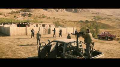 [IN ENGLISH]
Important chief.
Big man. Inside. - The Day of the Jackal