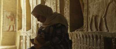 [in English] The skeleton is, um… - Secrets of the Saqqara Tomb