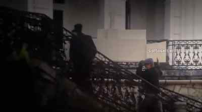 (IN ENGLISH) ...three, four, - The Brutalist