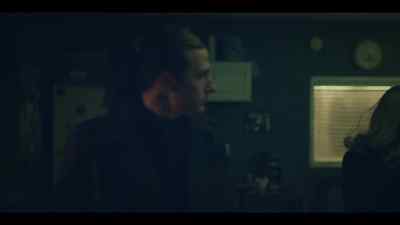 - [in English]
Where is she going? - Average Joe