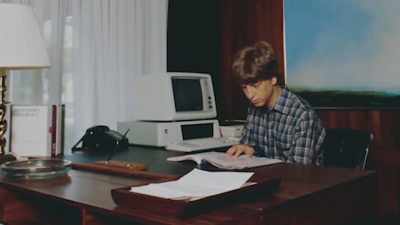 In fact, his first attempt to
build his first ever business, - Tech Billionaires: Bill Gates