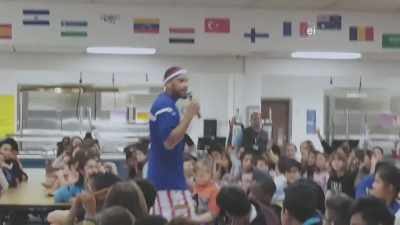 IN FACT, THERE'S SOMEBODY NICE
IN HERE RIGHT NOW. - Harlem Globetrotters: Play It Forward