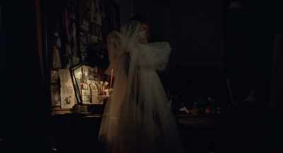 [In German] Don't you
understand?
This is my home. - The Staggering Girl
