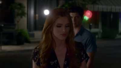 ♪ In your heart it's hard.. ♪ - Famous in Love