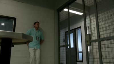 In here.
You all right? - Dexter