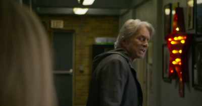 In hindsight. It's, it's
intrusive in hindsight. - The Kominsky Method