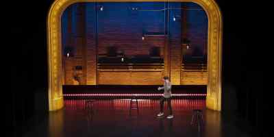 In this living room in Queens, - Alex Edelman: Just for Us