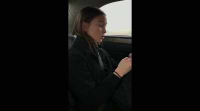 [in Norwegian] She writes
that she's just landed. - The Tinder Swindler