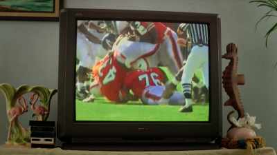 In on the tackle
back at the 42, - Young Rock