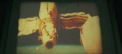 In order to dock, the ship has to
match the rotation precisely. - Salyut-7