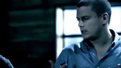 要穿過那面牆
In order to get through that, - Prison Break