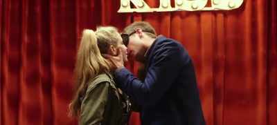 ♪ In our eyes, we'll be fine ♪ - The Kissing Booth