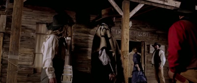 In or out, last chance.
- [Tommyknocker growling] - Night of the Tommyknockers
