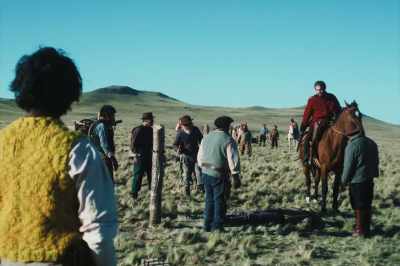 In this place, a man without an arm - The Settlers