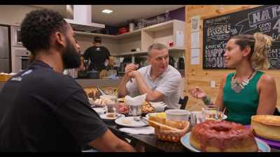 [in Portuguese]
What we are doing now is something - Somebody Feed Phil