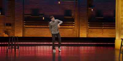 In this room,
these people feel powerless, - Alex Edelman: Just for Us
