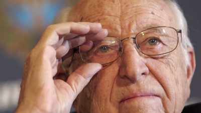 In September 2020,
his father passed away - Tech Billionaires: Bill Gates