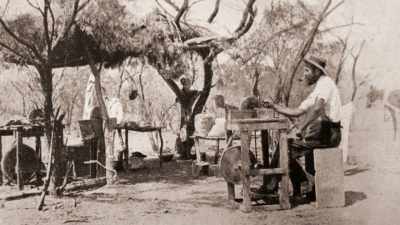 In the 1890s there
was an opal rush here. - Outback Opal Hunters
