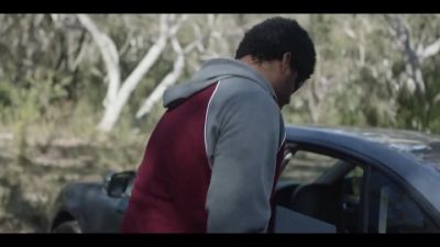 In the car, Bobby. - Mr Inbetween