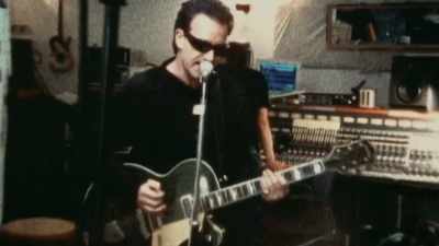 ♪♪ ...in the crowd - The Sound of 007
