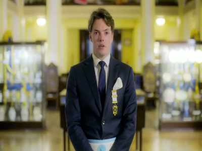 In the Second Degree,
we encourage... Argh! - Inside the Freemasons