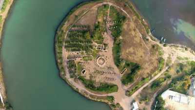 In the very middle we have
an artificial island because - Lost Treasures of Rome