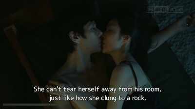 In Yamaga's room,
she suddenly understands. - Drive My Car