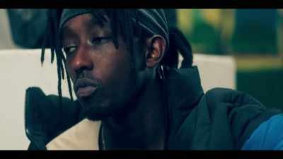 INDIE MUSIC - HUGO LAUGHS - Informer