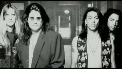 ♪ [indigenous singing] ♪ - Rumble: The Indians Who Rocked the World