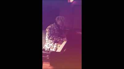 [indiscernible singing] - Look At Me: XXXTENTACION