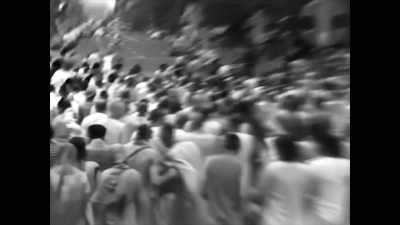 [ Indistinct chanting ] - Krishnas: Gurus. Karma. Murder.