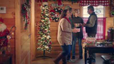 [indistinct chatter
and laughter] - A Taste of Christmas