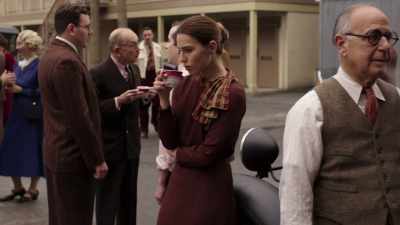 indistinct-chatter-in-german - The Last Tycoon