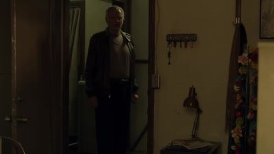 [indistinct chatter in the gym] - Ray Donovan