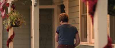 (INDISTINCT CHATTER INSIDE) - Jones Family Christmas