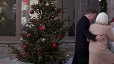 [indistinct chatter, laughter] - Catering Christmas