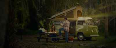 (INDISTINCT CHATTER ON RADIO) - The Man in the White Van