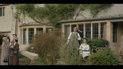 -[indistinct chatter]
-[Piggott laughing] - The Dig