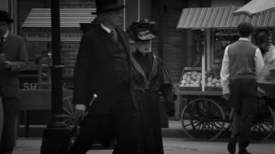       (indistinct chatter) - Murdoch Mysteries