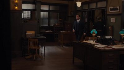       (indistinct chatter) - Murdoch Mysteries